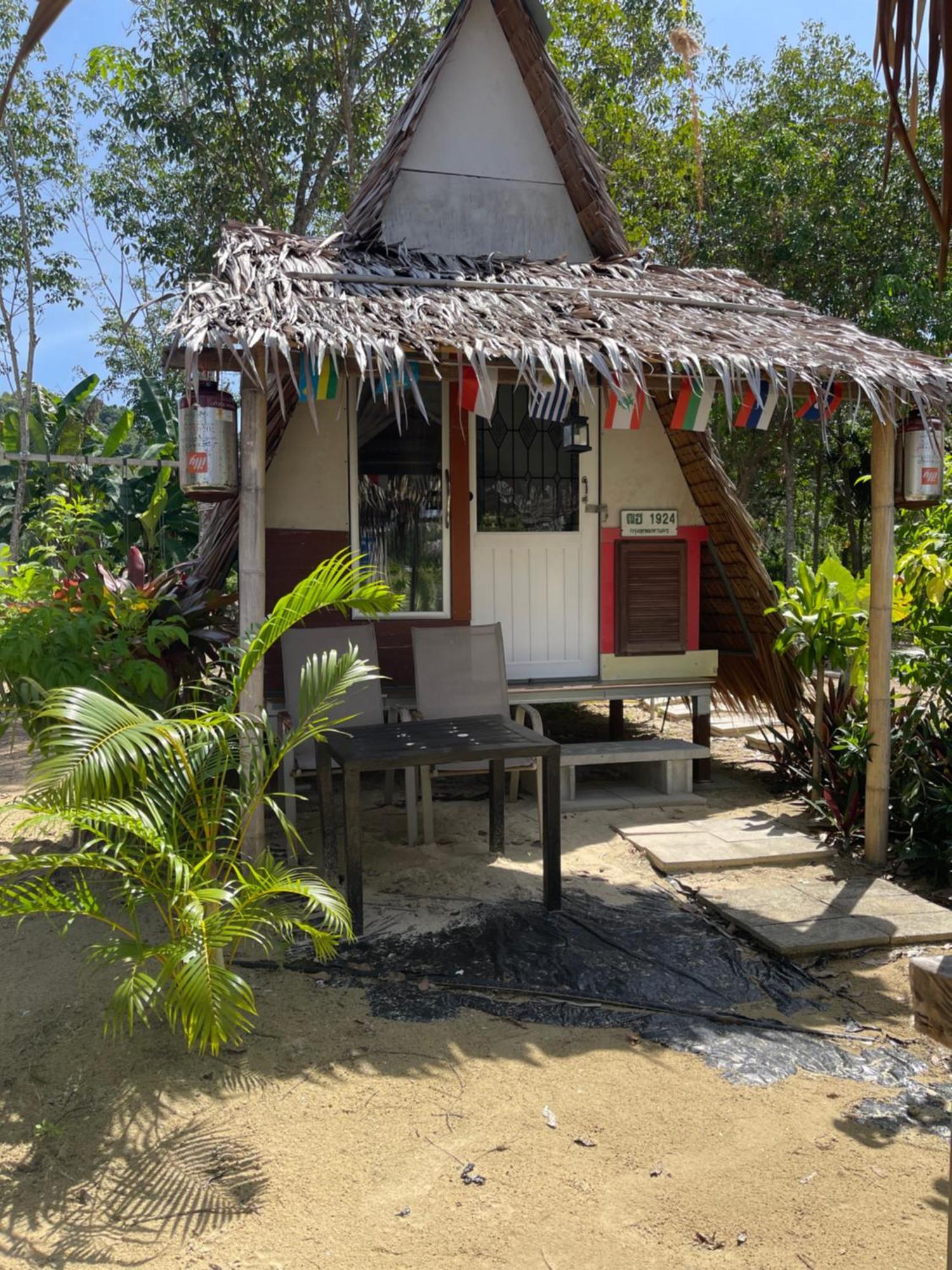 Phuketairportcamping Ban Bo Sai Klang Exterior foto