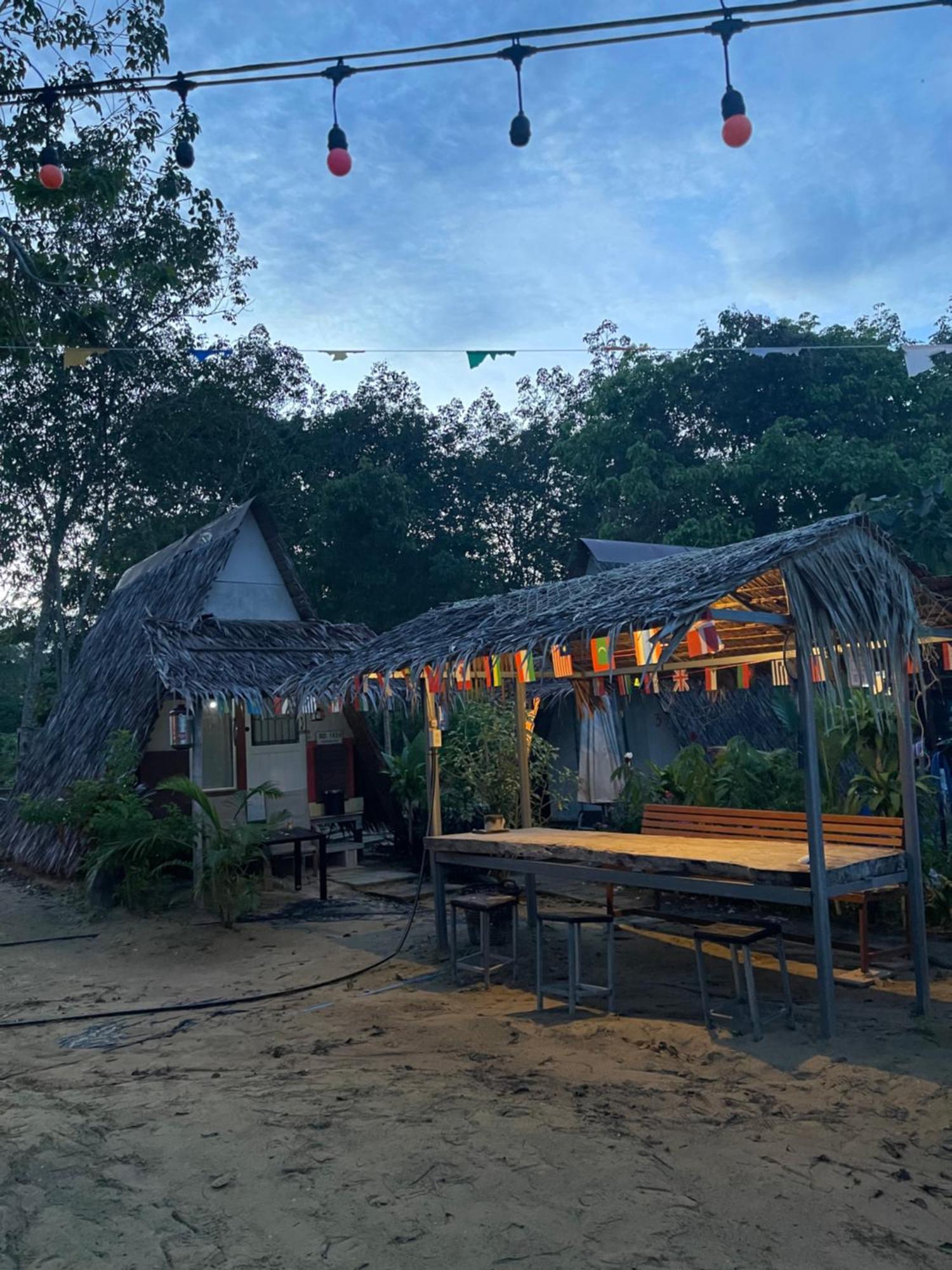 Phuketairportcamping Ban Bo Sai Klang Exterior foto