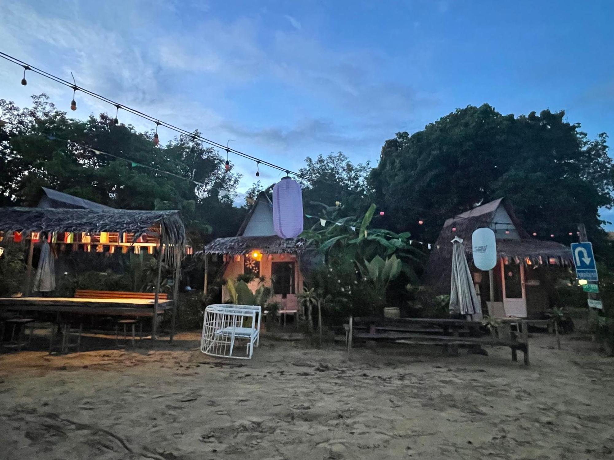 Phuketairportcamping Ban Bo Sai Klang Exterior foto